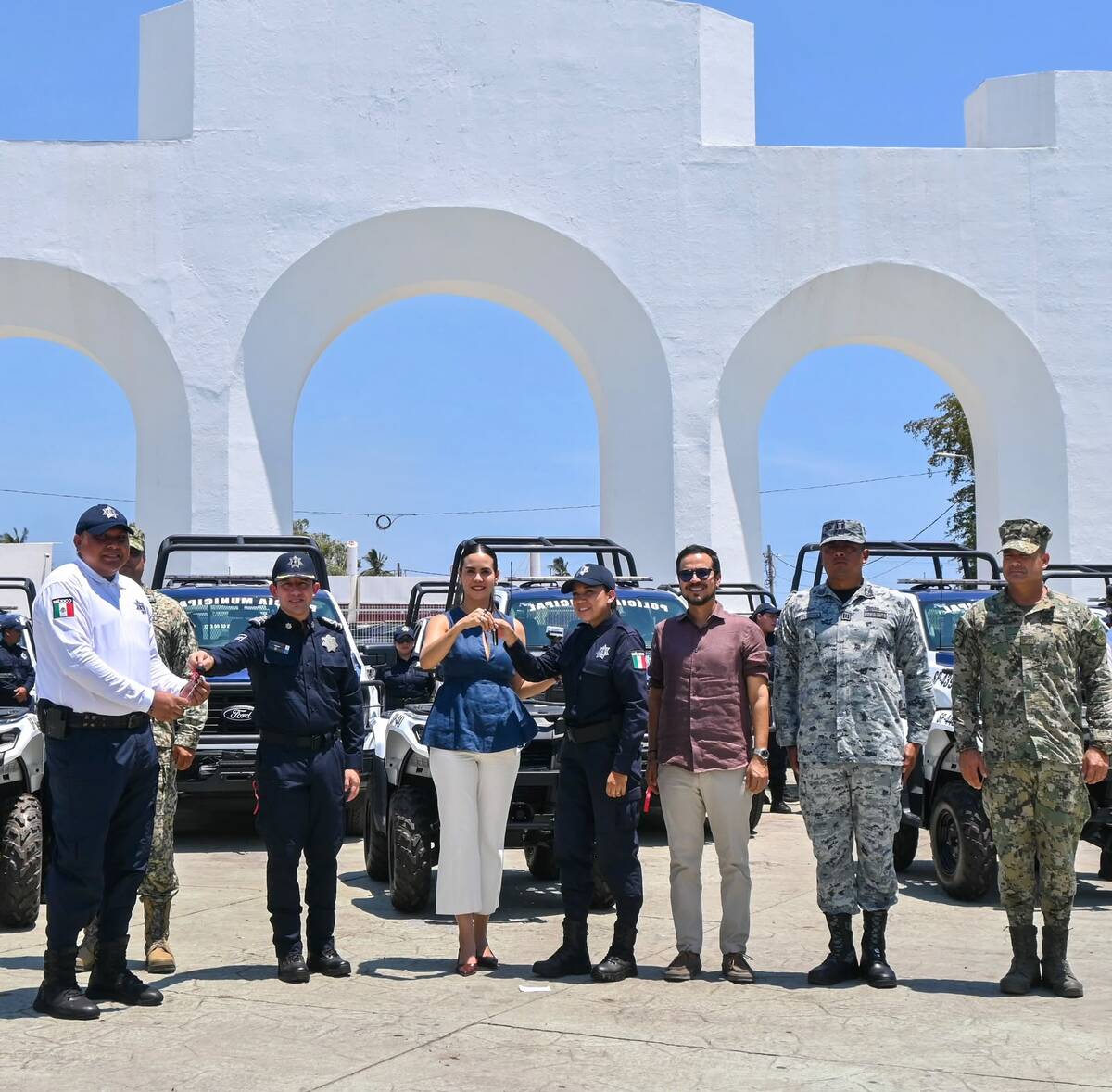 Rosi Bayardo fortalece la seguridad de Manzanillo con 64 patrullas. | Especial