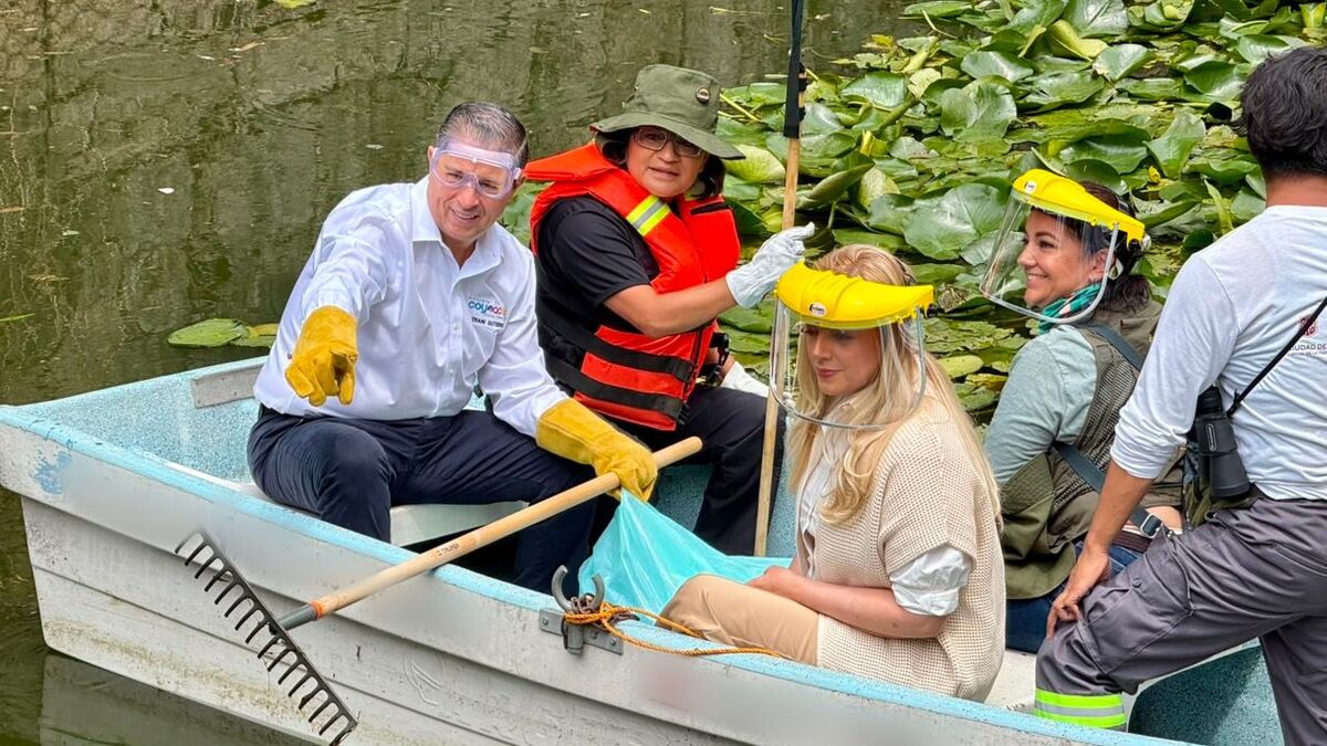 Alcaldes de Coyoacán e Iztapalapa encabezan limpieza de canal nacional