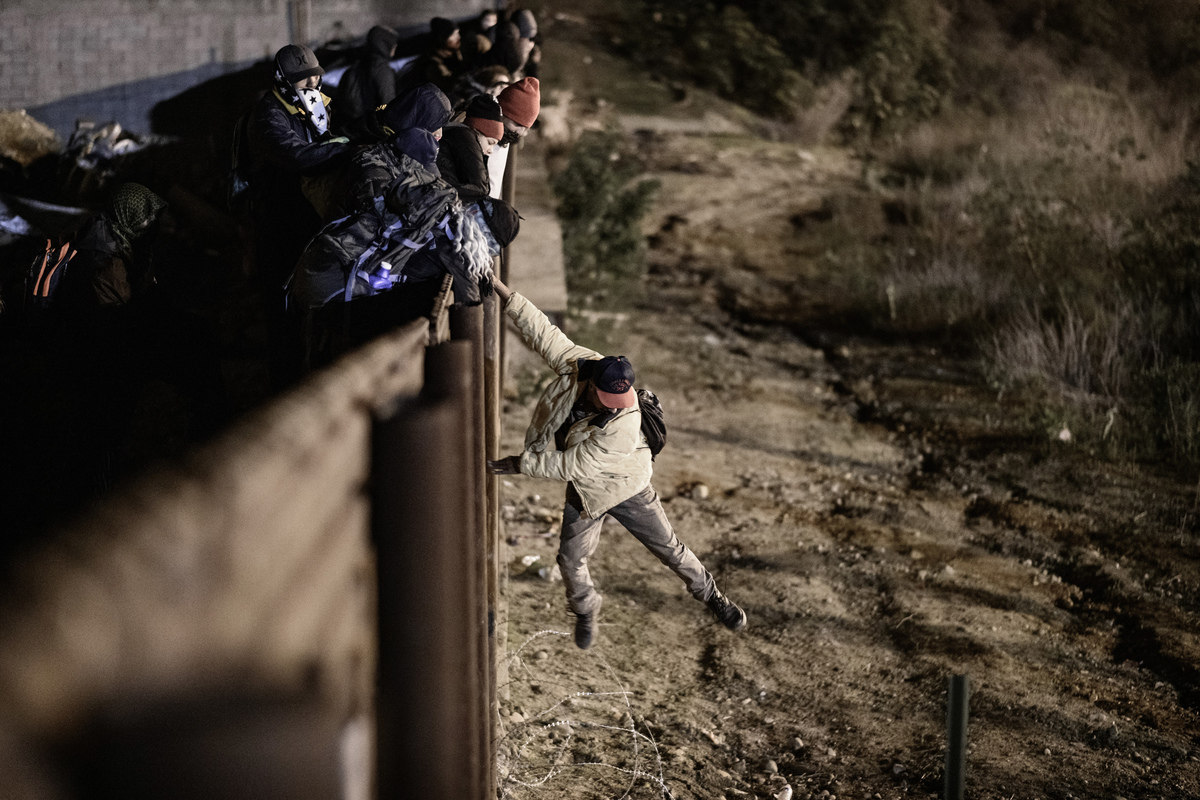 Los cárteles diversificaron sus actividades y desplazaron a los 'coyotes'. | Foto: AP