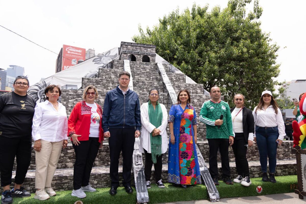Clara Brugada Molina, encabezó la presentación y corte de listón de la "Glorieta Mundialista. " | Especial