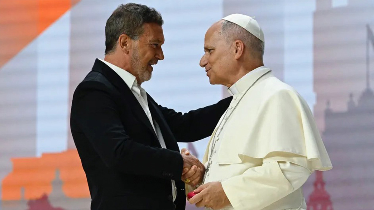 Discurso completo de Antonio Banderas al Papa León XIV: "soy víctima del hechizo de Dios"