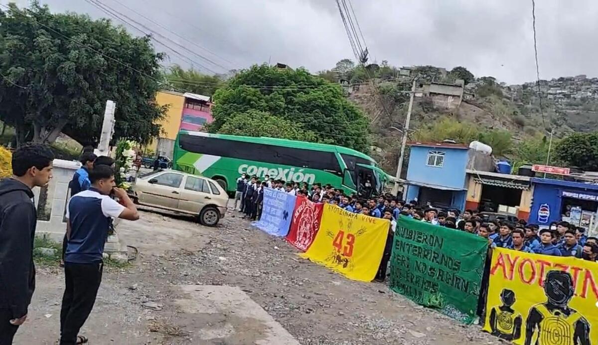Durante el mitin, los manifestantes recordaron los hechos del 7 de marzo de 2024. | Foto: Rogelio Agustín