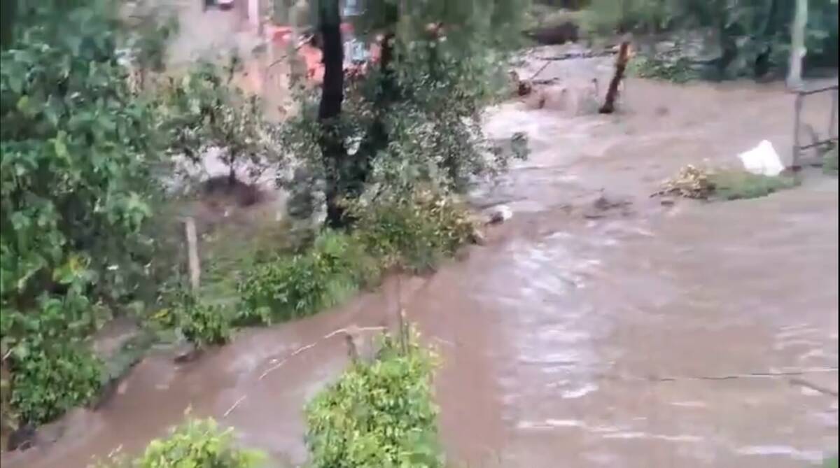 Lluvias en Edomex provocan desborde de río en Huixquilucan