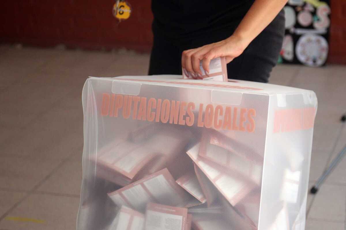 Autoridades electorales y el gobernador destacaron la alta afluencia ciudadana en la jornada para renovar el Congreso local.| Rolando Riestra.