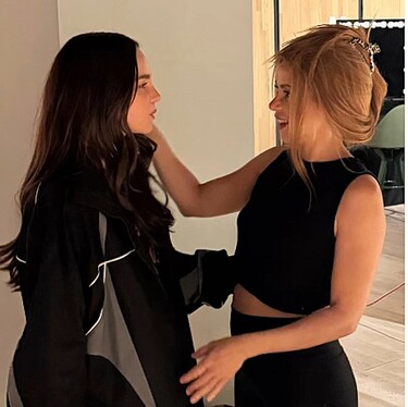 Belinda se reencuentra con Shakira previo al arranque del Mundial 2026 (IG: @belindapop // IA DISCOVER - Cuartoscuro)