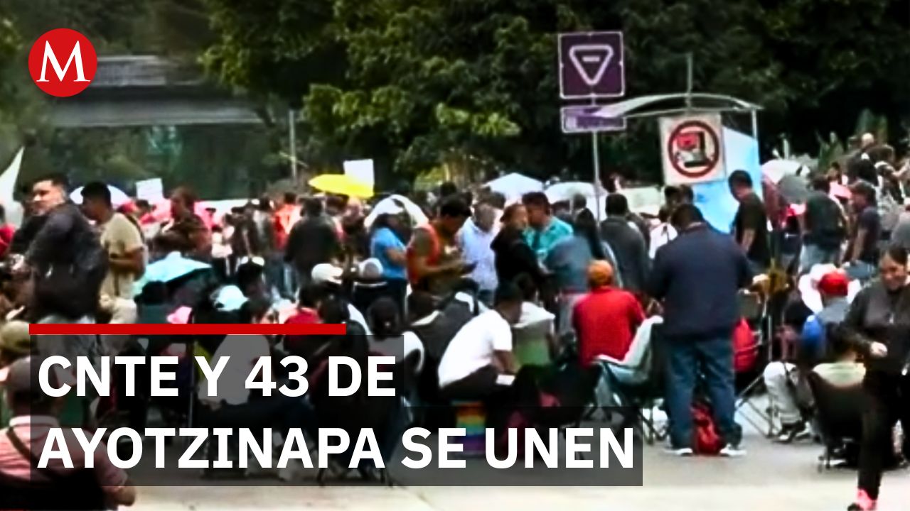 Bloqueos en CDMX: maestros y familiares de Ayotzinapa protestan por justicia