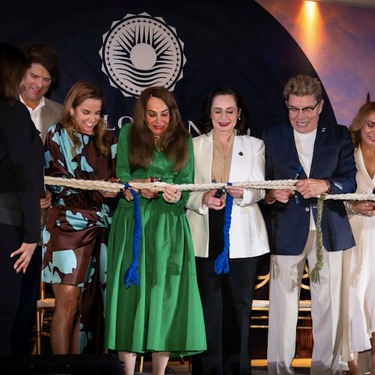 Ernesto Coppel y Lety González  en el corte del listón por la apertura de Pueblo Bonito Vantage San Miguel de Allende