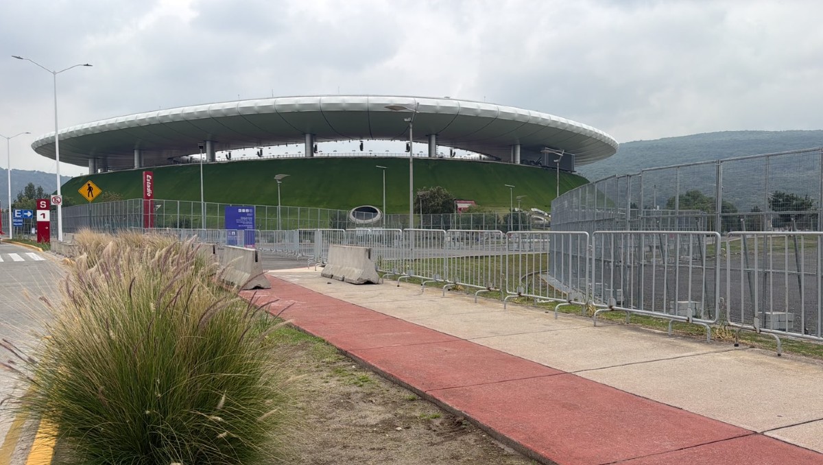 El Estadio Guadalajara ya luce cercado previo a los partidos de la Copa del Mundo (Roberto Hurtado)