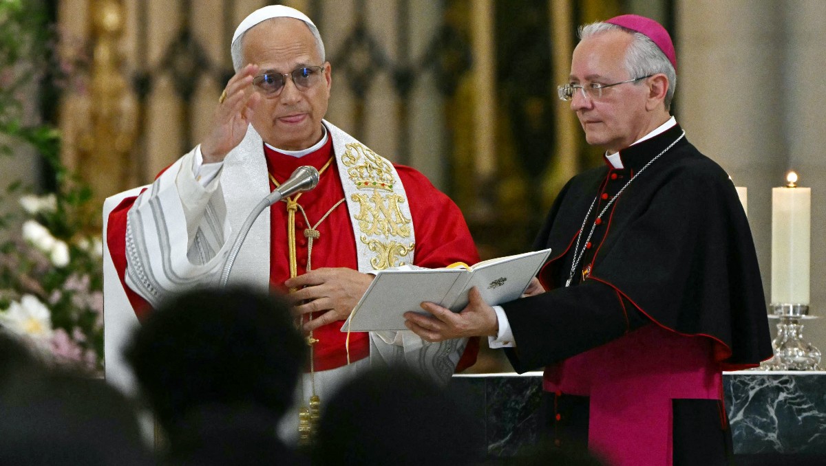 León XIV dirige una oración a Nuestra Señora de la Almudena en la Catedral de Santa María de la Almudena. | AFP