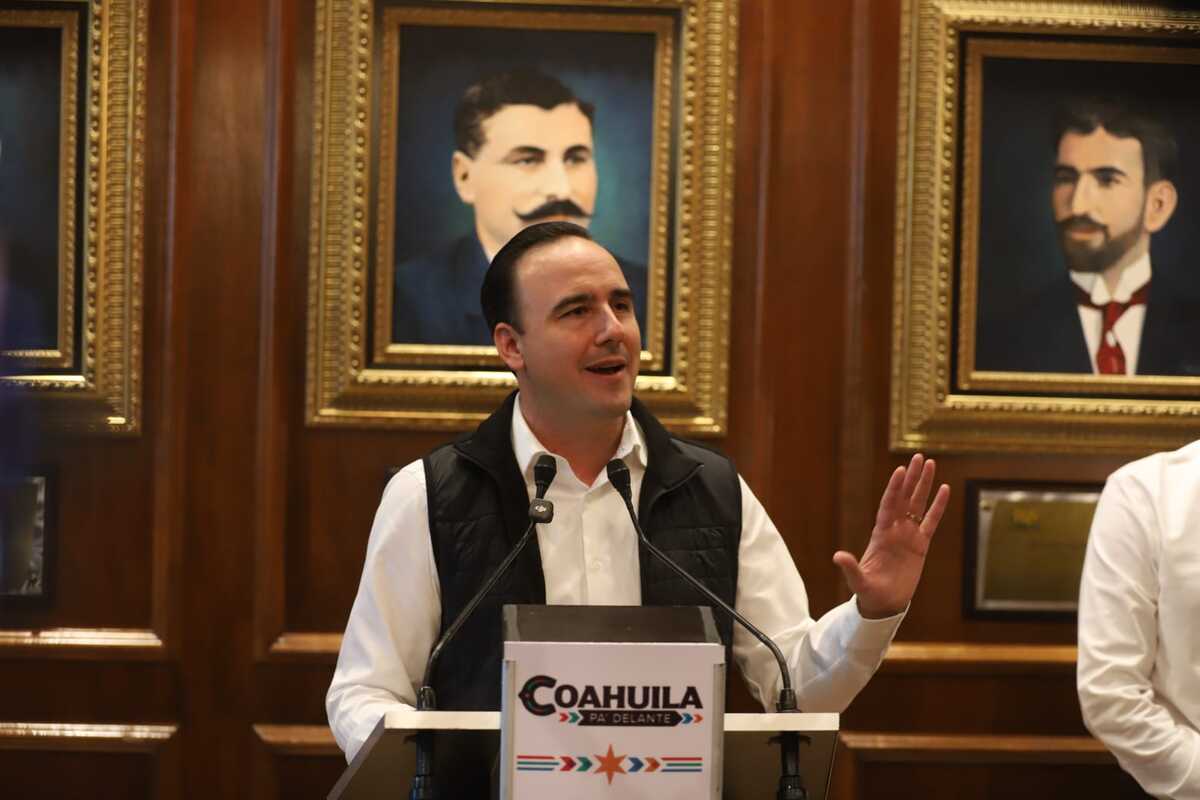 Manolo Jiménez celebra triundo del PRI-UDC en Coahuila. | Foto: Javier Ríos