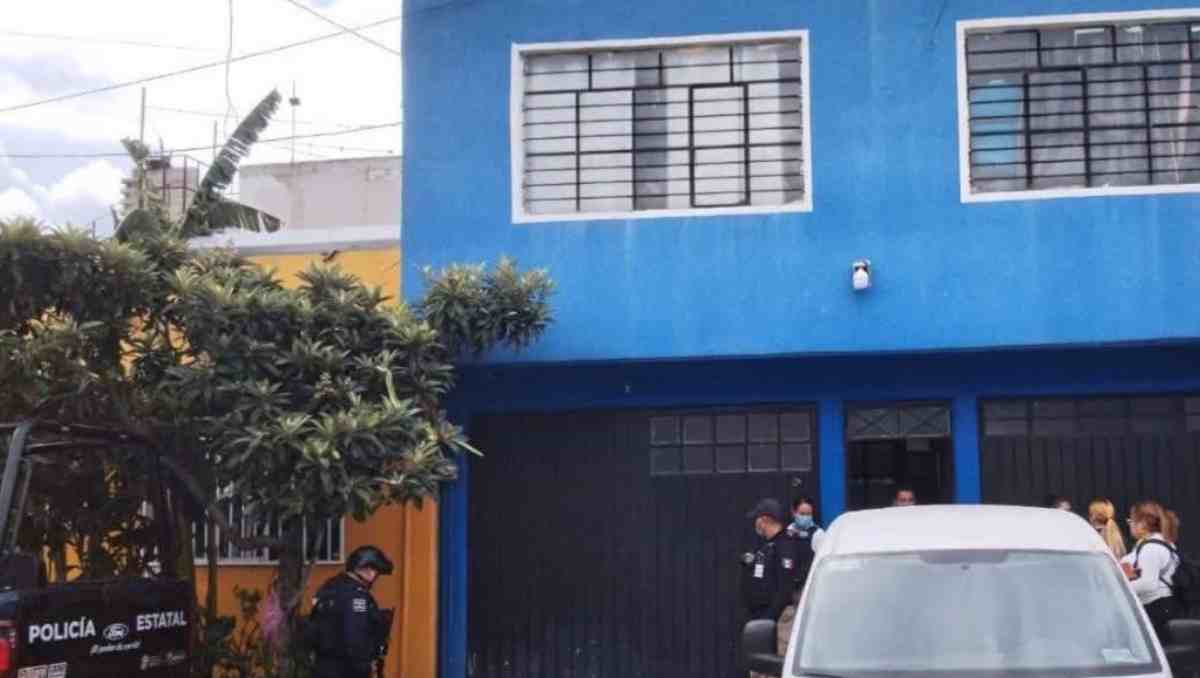 Autoridades investigan la muerte de tres personas al interior de un domicilio en Chimalhuacán. Foto: Especial