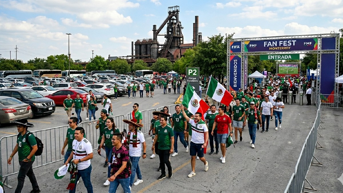 Autoridades realizarán revisión de pertenencias en los accesos al Parque Fundidora. | Imagen generada con IA