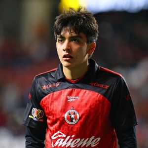 Xolos de Tijuana informó que renovó a la joven promesa Gilberto Mora, quien será una de las piezas importantes de la Selección Mexicana en el Mundial 2026.