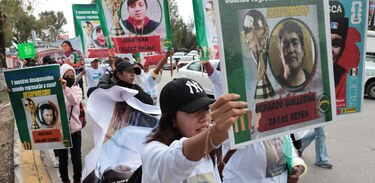 Madres buscadoras se manifiestan en el estadio Cuauhtémoc | Agencia EsImagen