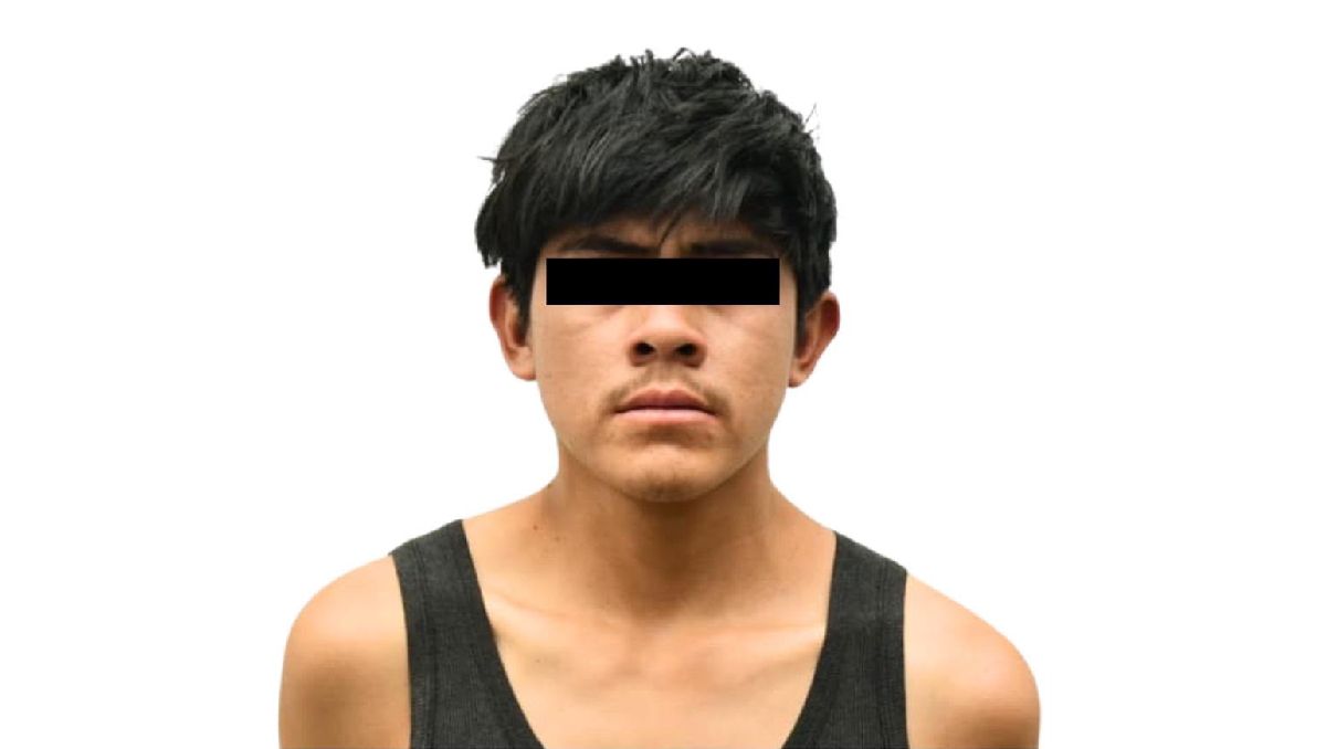 El presunto miembro de la Familia Michoacana fue capturado con un arma larga. | Foto: Especial
