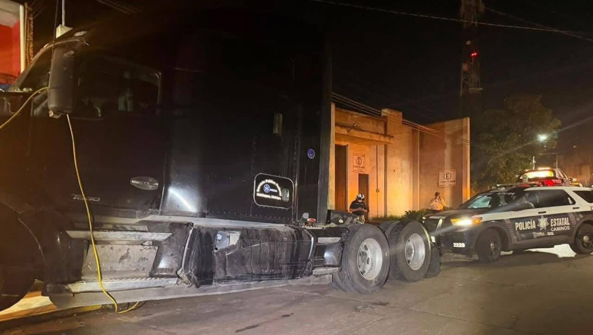 Recuperan tractocamión robado y detienen a dos hombres en Chignahuapan | Cortesía