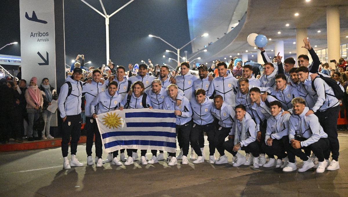 Selección de Uruguay parte rumbo a México para enfrentar el Mundial 2026 (AFP)