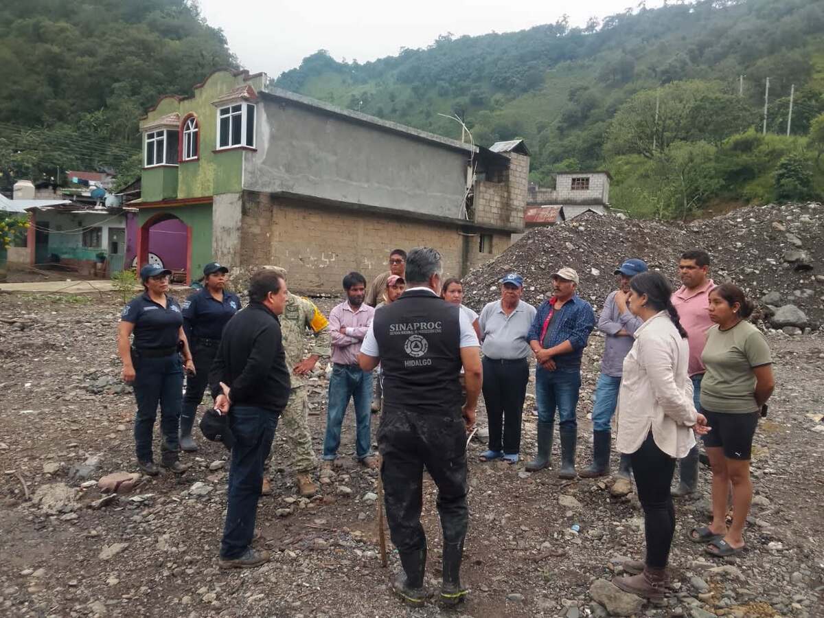 Habilitan dos refugios temporales en Tianguistengo ante emergencias por las lluvias. (Redes Sociales)