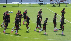 La Selección de Países Bajos abrió las puertas a aficionados de la localidad de Riverside en su primer entrenamiento en Kansas City previo al Mundial.