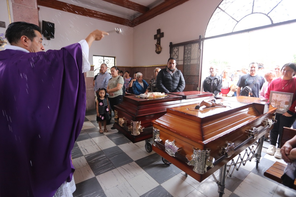 El tequila de la muerte fue rellenado en una botella reciclada. | Dany Béjar