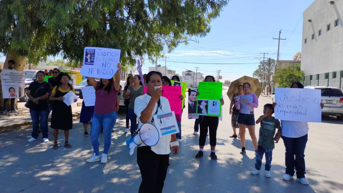 A cinco años de la desaparición, su madre encabezó una manifestación frente al Centro de Justicia Penal.