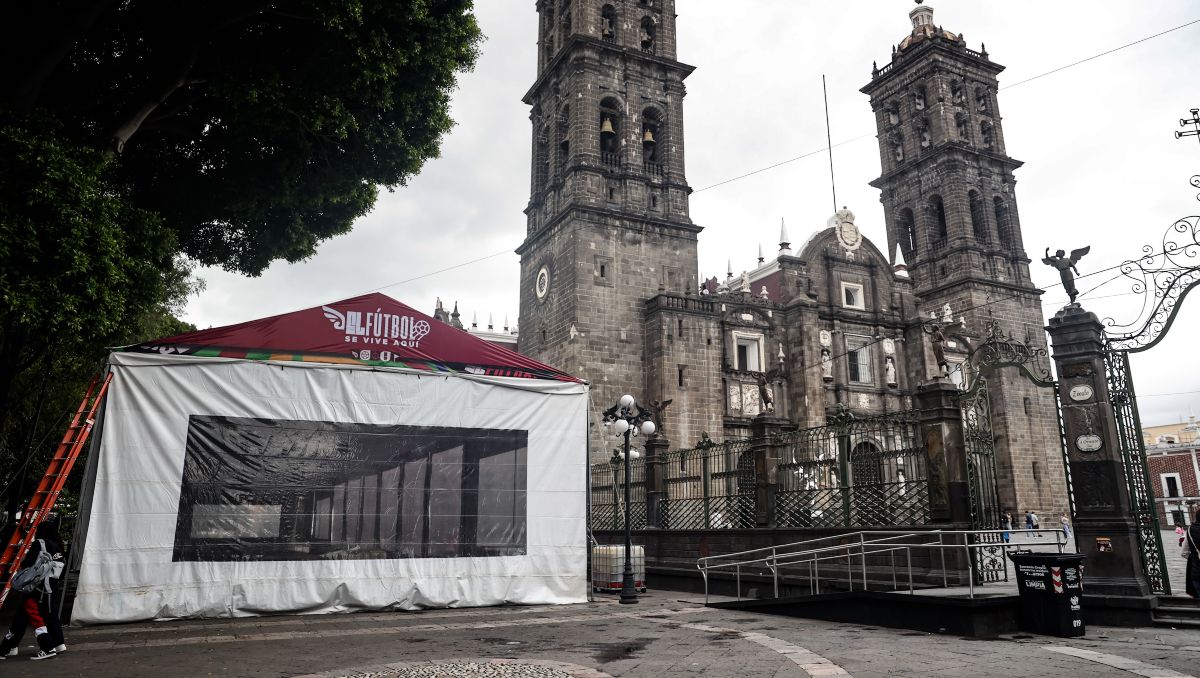 Ayuntamiento de Puebla coloca pantallas para partidos del Mundial 2026 | EsImagen