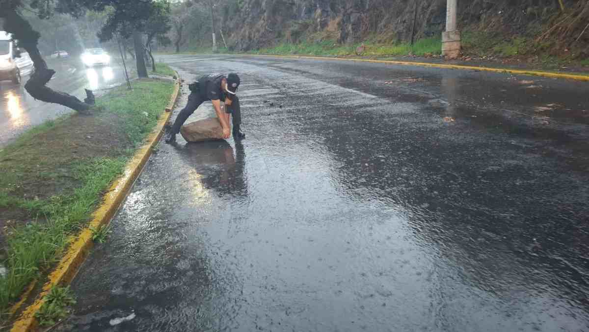Cuerpos de emergencia y seguridad respondieron a encharcamientos y reportes tras la fuerte tormenta. Foto: Especial