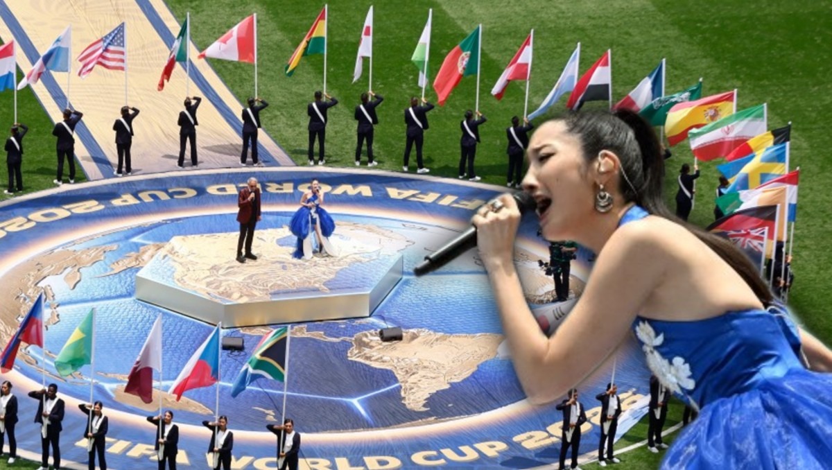 EJAE y Andrea Bocelli  en el show inagural del Mundial 2026 (Foto: AFP)