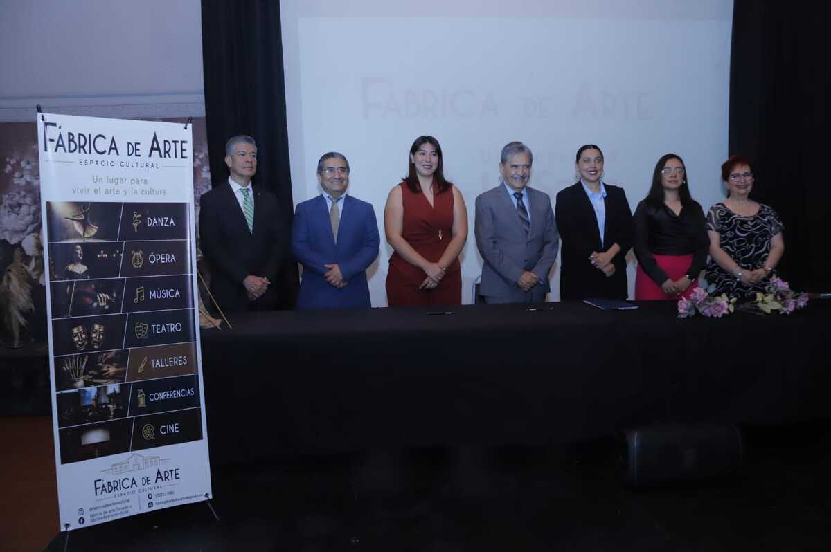 Fábrica de Arte y Universidad La Salle Laguna firman convenio. | Manuel Guadarrama.