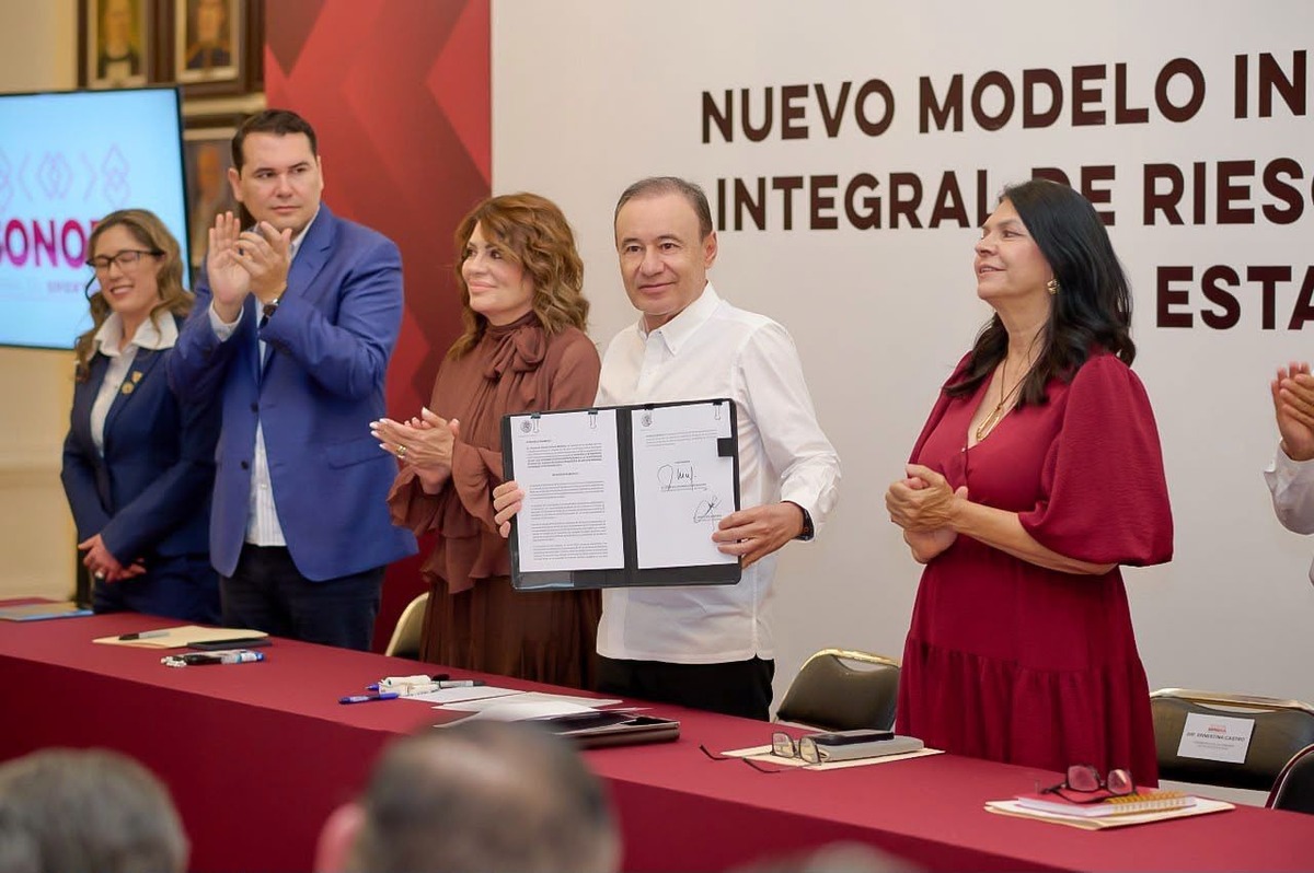 El gobernador de Sonora, Alfonso Durazo, presenta una reforma constitucional para crear un organismo autónomo de protección civil. | Especial