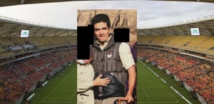El líder de Los Cuinis viajó con su esposa e hijos.