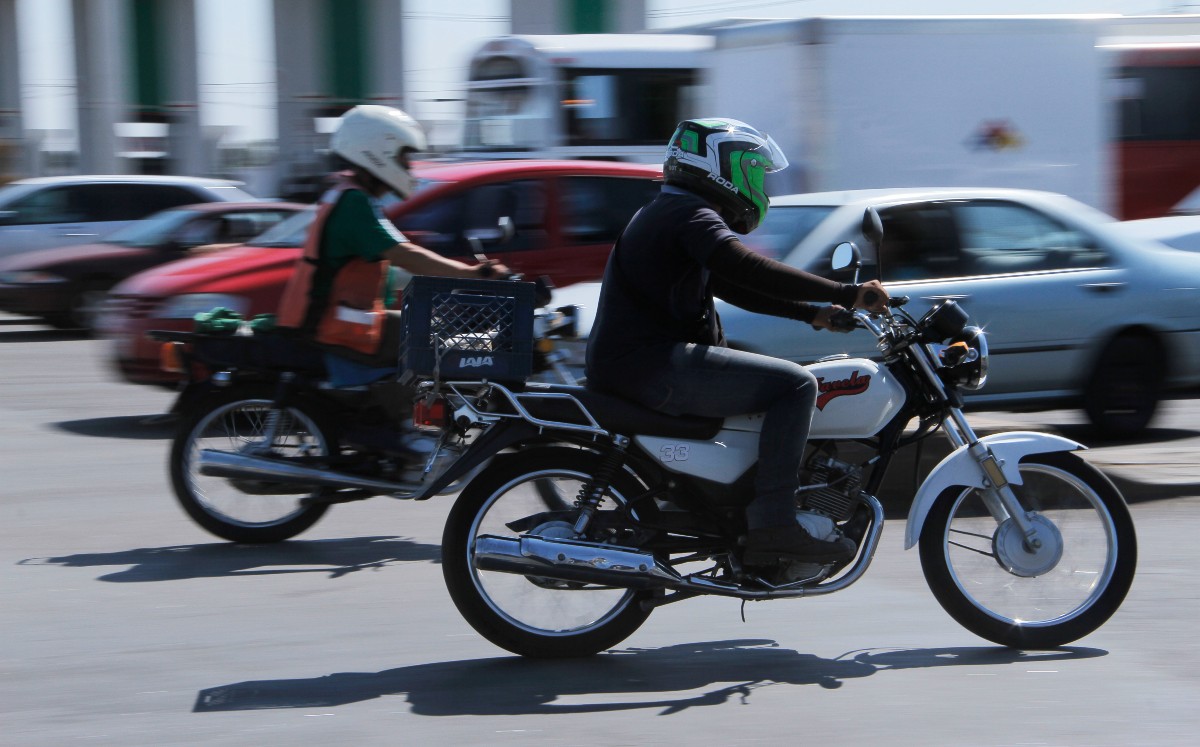 Se pide a conductores de motocicletas en Lerdo respeten reglamentos para evitar accidentes | Fototeca MILENIO