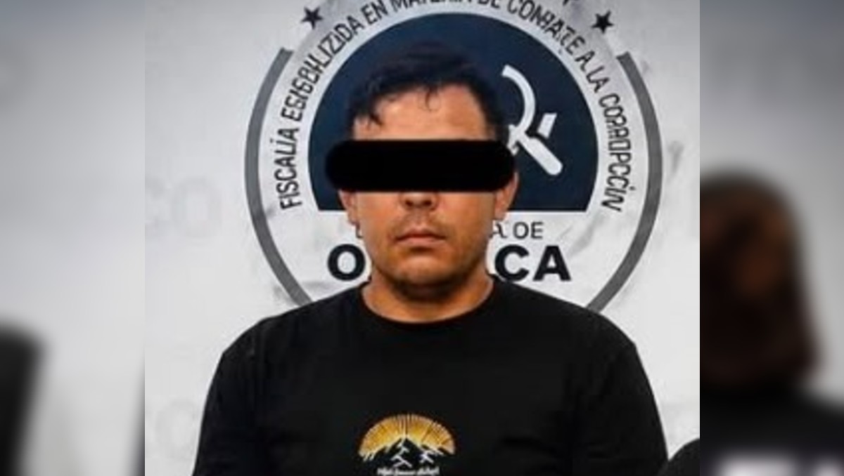 El profesor de educación física fue detenido por presuntamente ofrecer plazas en el IEEPO. | Foto: Especial