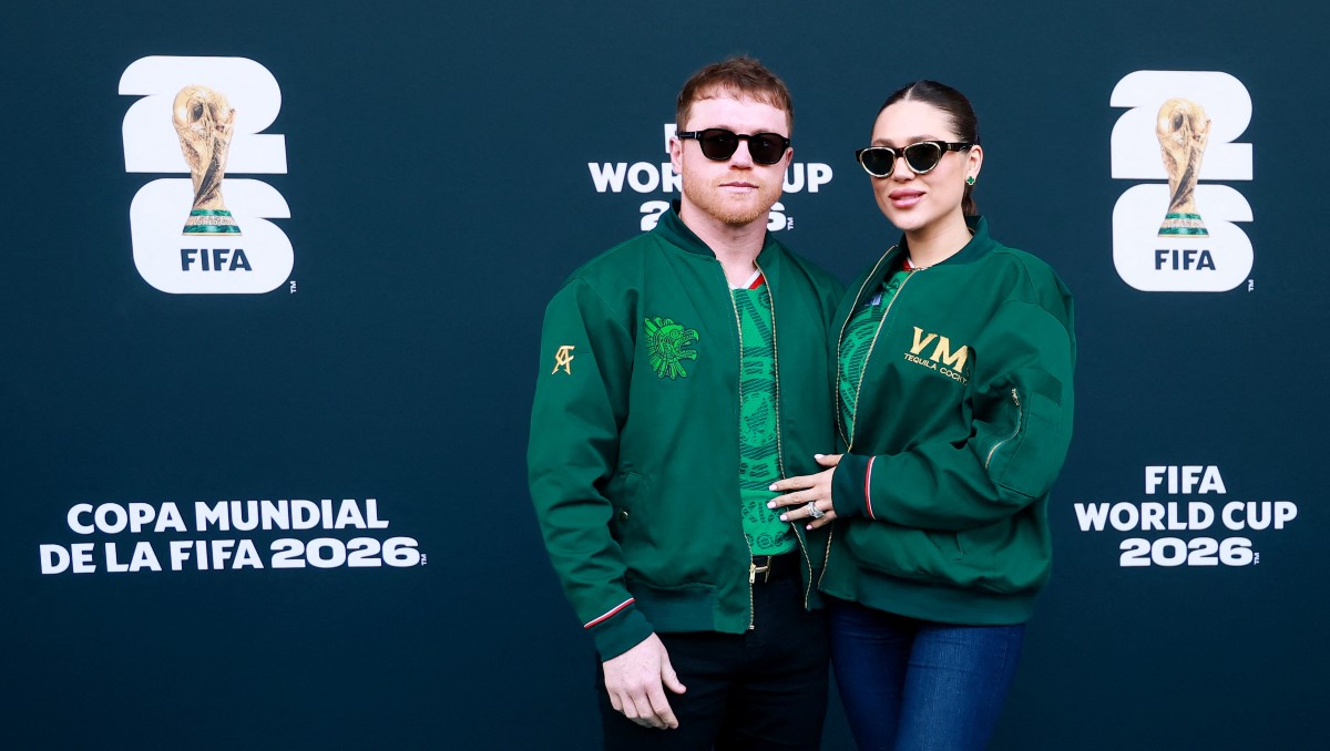 Saúl 'Canelo' Álvarez y su esposa llegan al Estadio Ciudad de México para el debut del Tri en el Mundial (Reuters)