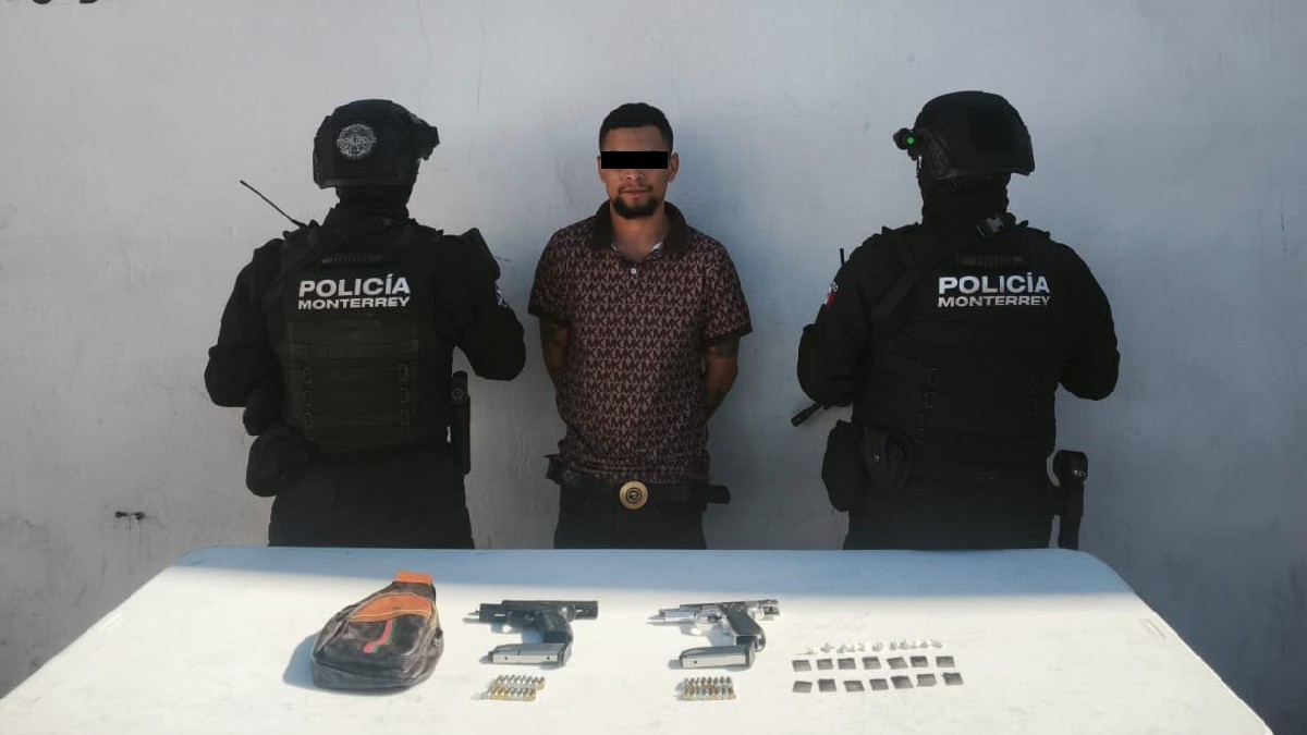 Antonio “H”, de 30 años, fue detenido en la colonia Garza Nieto con dos armas de fuego calibre 9 mm y 25 dosis de cristal. | Especial
