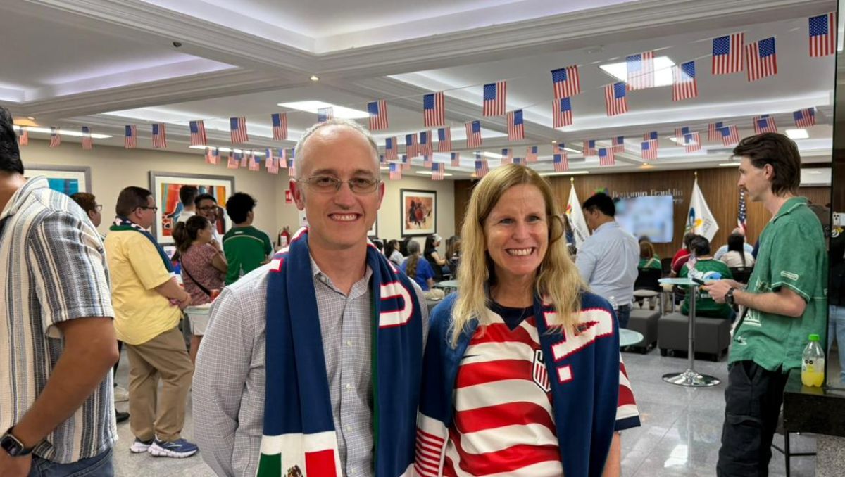 Cónsul de Prensa y Cultura, Jerome Sherman y la Cónsul general de Estados Unidos en Monterrey, Melissa Bishop. | Ángel Mercado