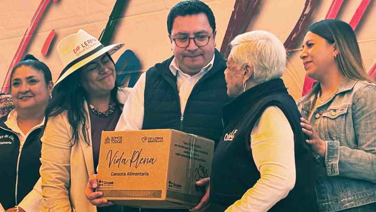 Además de despensas, el gobierno de Lerma otorgó chalecos a personas inscritas en el programa Vida Plena. Foto: Bernardo Jasso