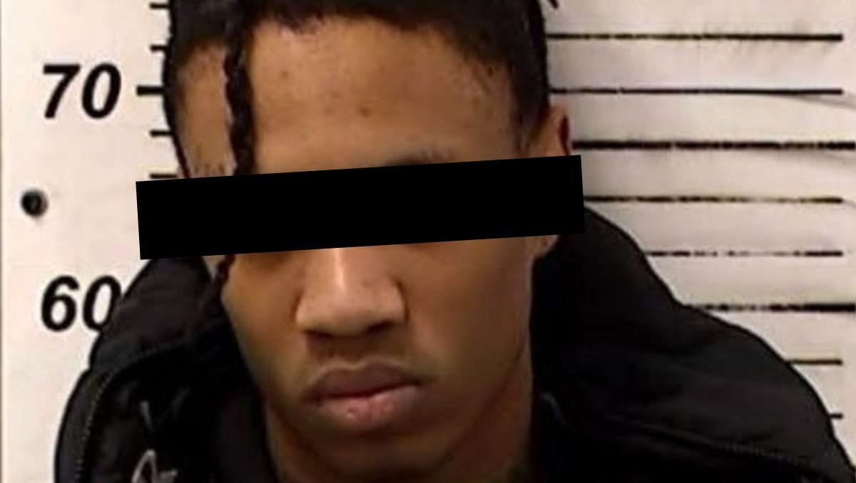 Eljay Crisp-Carr, de 20 años, fue detenido el jueves y acusado de 11 cargos de agresión grave. | Foto: AP