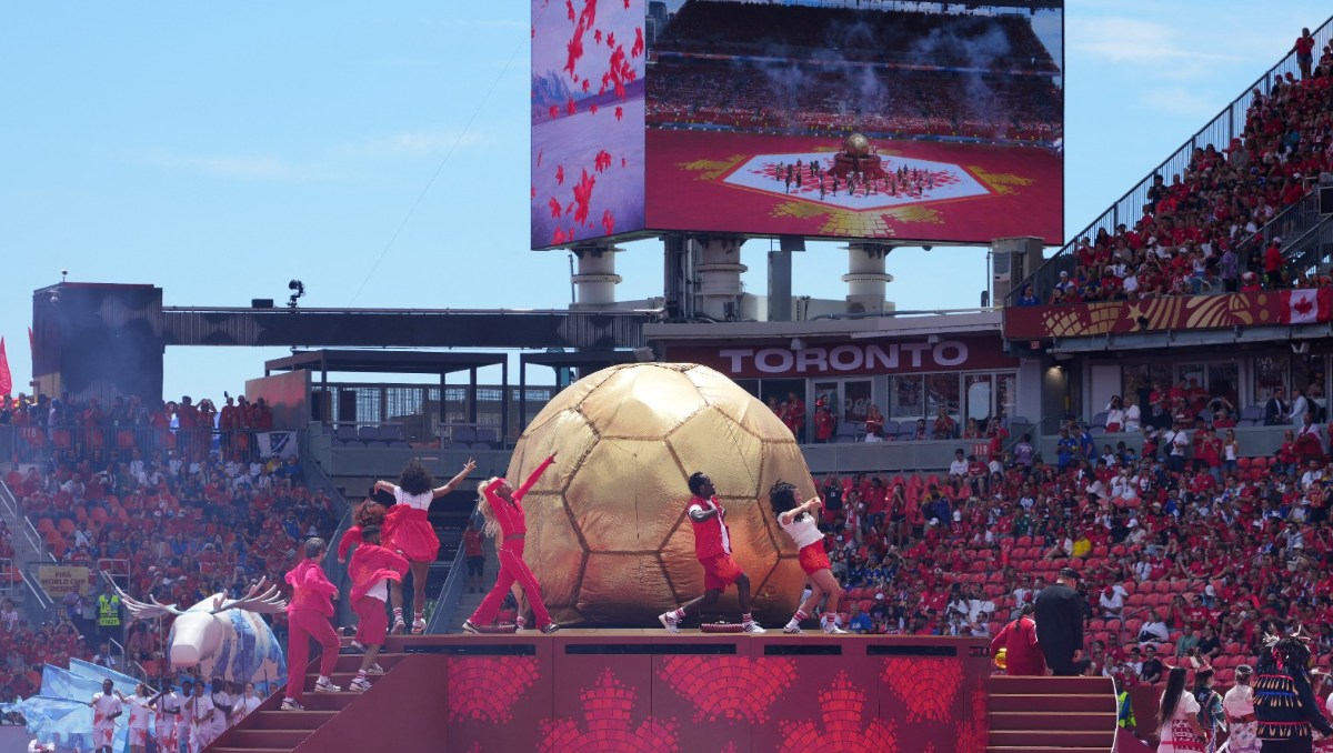 Falla Copa del Mundo inflable en inauguracion de Canada 2026 (Foto: Reuters)