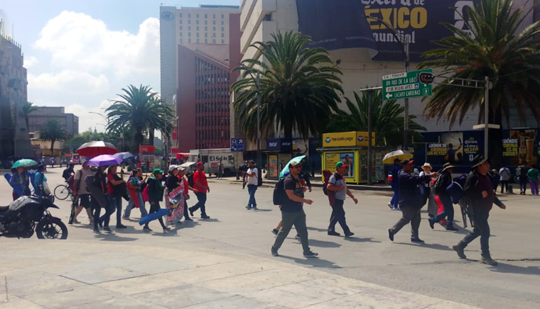 Manifestantes de la CNTE en el cruce de Reforma-El Caballito. | SSC