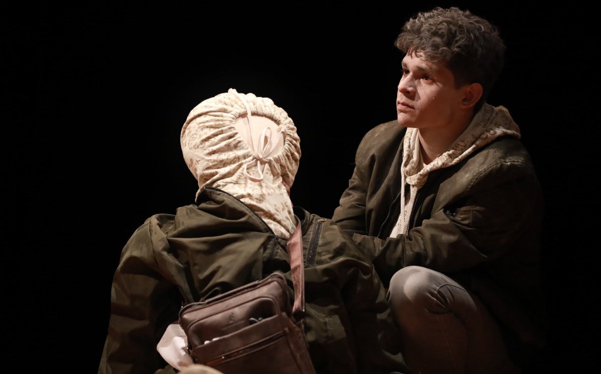 Obra de teatro 'El Salto' habla sobre la salud mental de las y los adolescentes. | Fb; Socializ-Ando