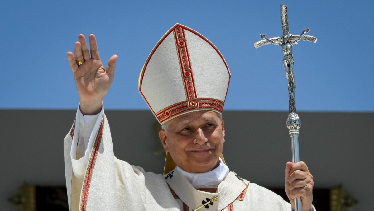 Papa León XIV oficiando una misa en el puerto de Santa Cruz de Tenerife, en la isla canaria de Tenerife. | AFP