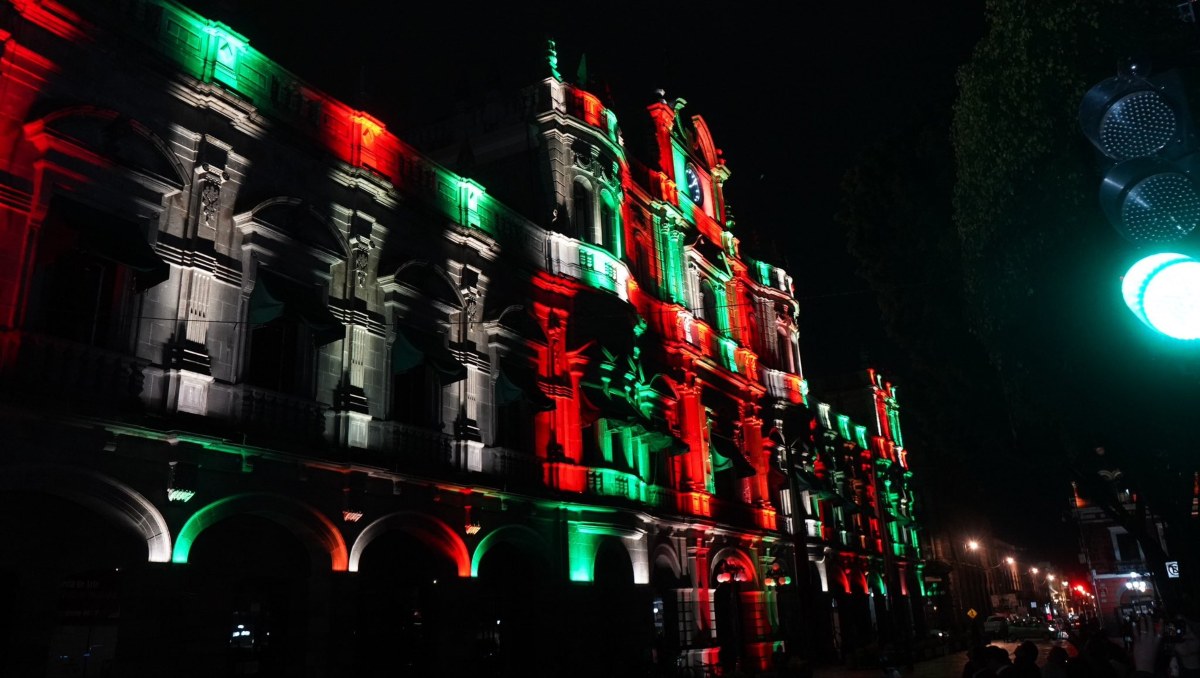 Pepe Chedraui inaugura nueva iluminación arquitectónica en Puebla | Especial
