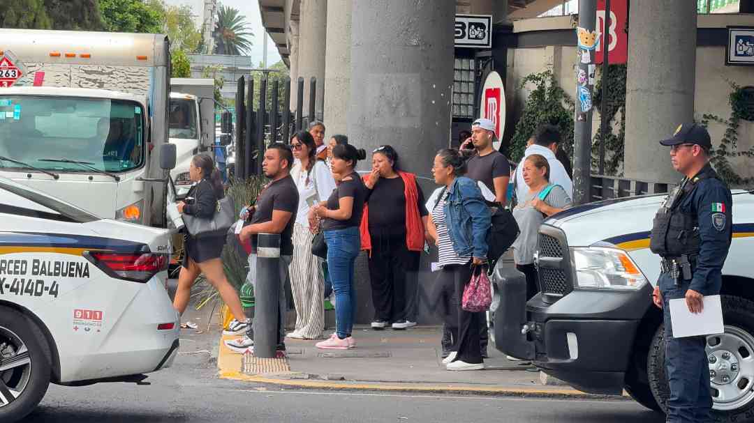 Hasta el sitio arribaron los familiares de la víctima,. (Foto: Jorge Becerril)
