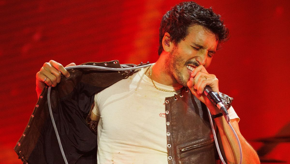 El artista llevó su “Entre Tanta Gente Tour” al Auditorio Banamex | Especial