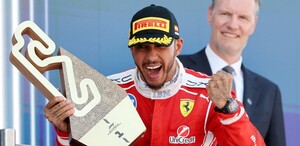 El inglés Lewis Hamilton ganó su primera carrera con la escudería Ferrari en el Gran Premio de Barcelona-Cataluña; Checo Pérez terminó en el lugar 14.