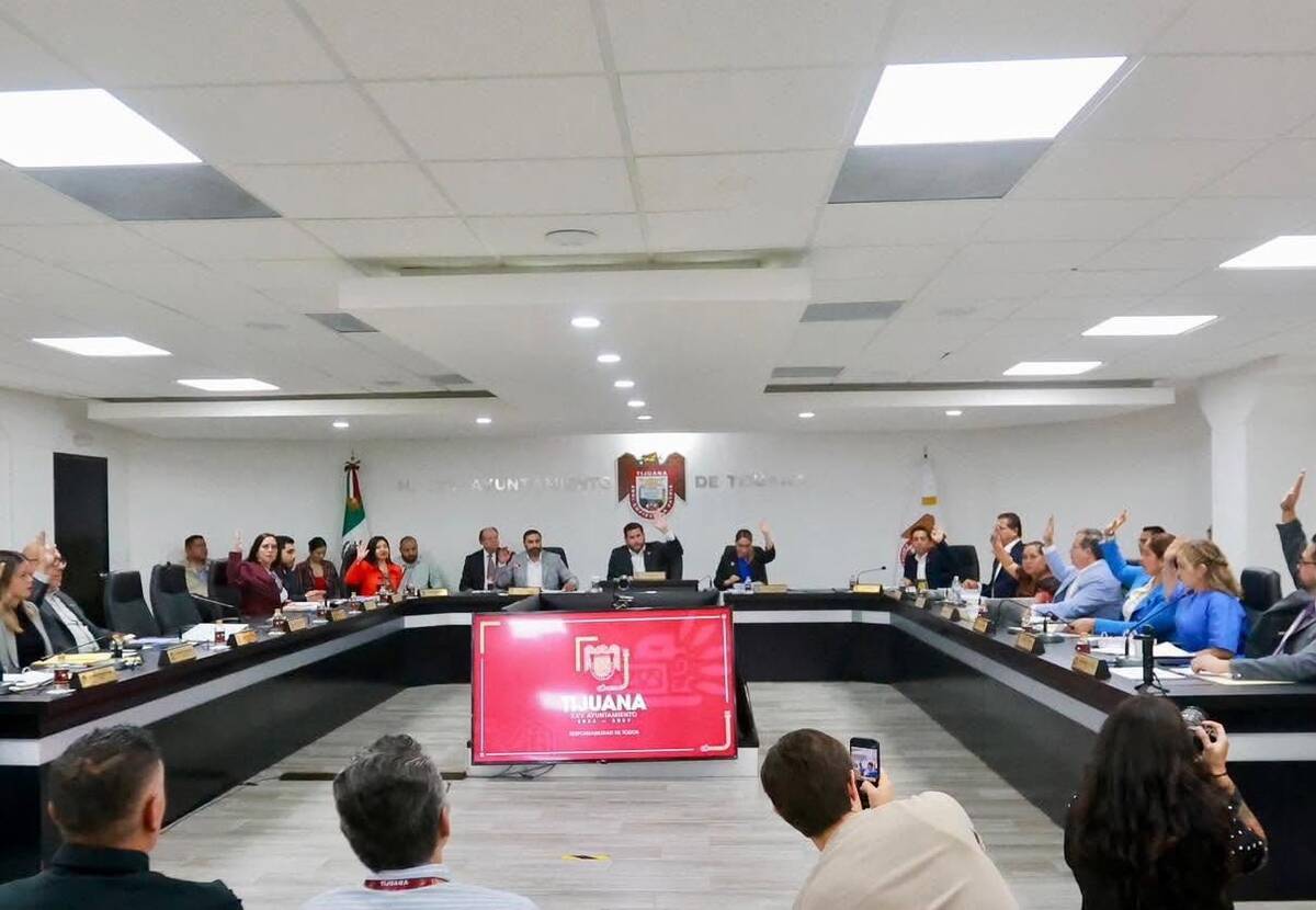 El alcalde Ismael Burgueño anunció la donación de tres predios municipales para impulsar proyectos de construcción de viviendas sociales en Tijuana.