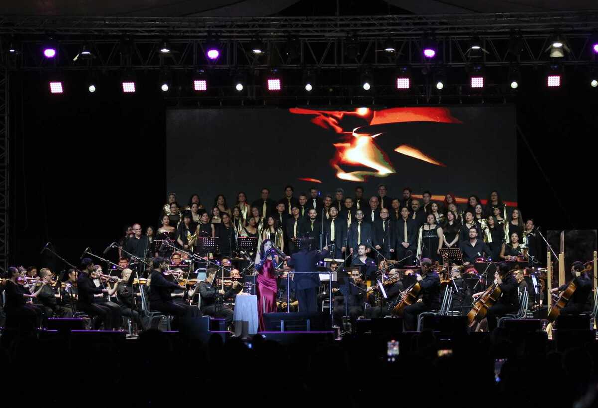 La gira de la Camerata de Coahuila junto a Susana Zabaleta y el tenor Carlos Alberto Velázquez registró llenos totales.| Martín Piña.