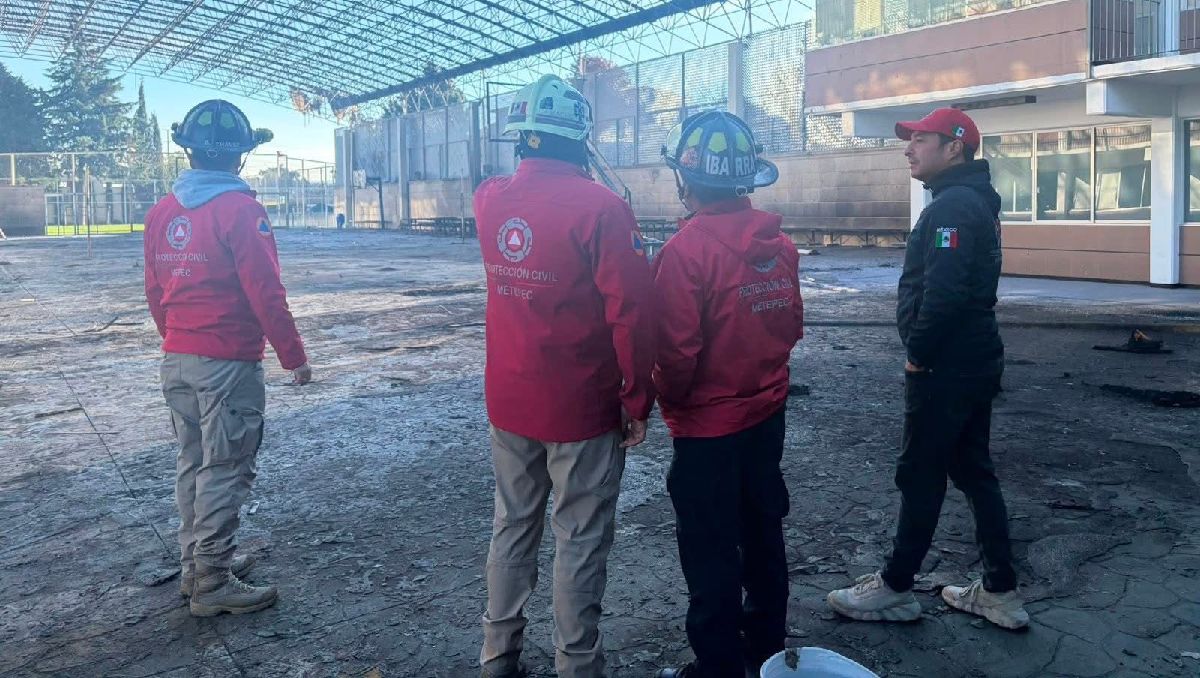 El incendio en la escuela de San Francisco Coaxusco únicamente dejo daños materiales. |  Foto: Especial
