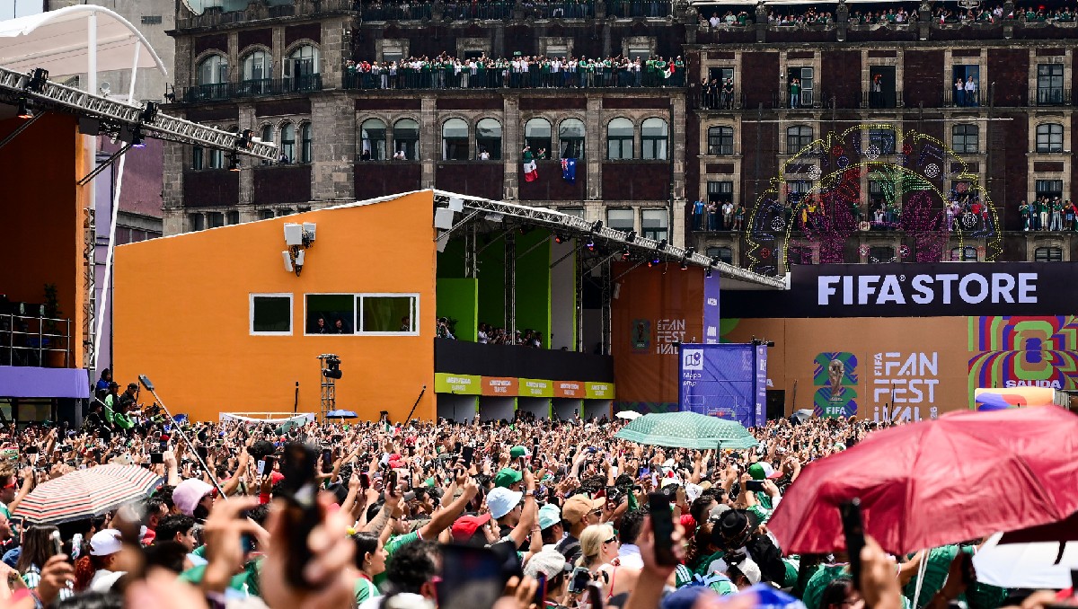 Lluvia torrencial interrumpe transmisión del Arabia Saudita vs Uruguay en el Fan Festival de CdMx (Imago7)